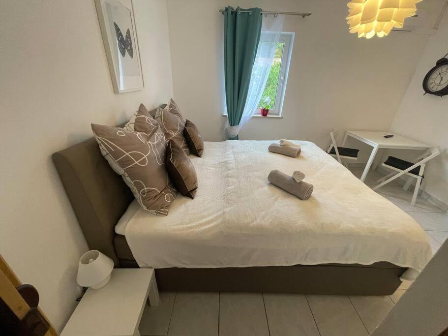 מדולין Enna Apartment 2 Perfect Location מראה חיצוני תמונה